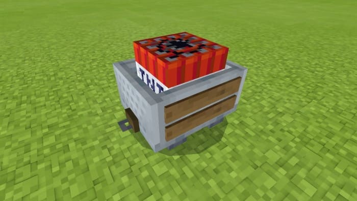 Вагонетка с динамитом в Майнкрафт ПЕ (Бедрок)