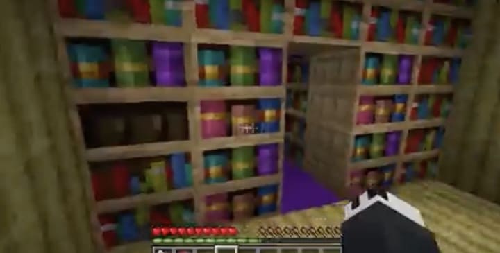 Functional Bookshelves in Minecraft PE (Bedrock) 1.20