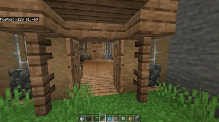 Quick door opening in Minecraft PE (Bedrock)